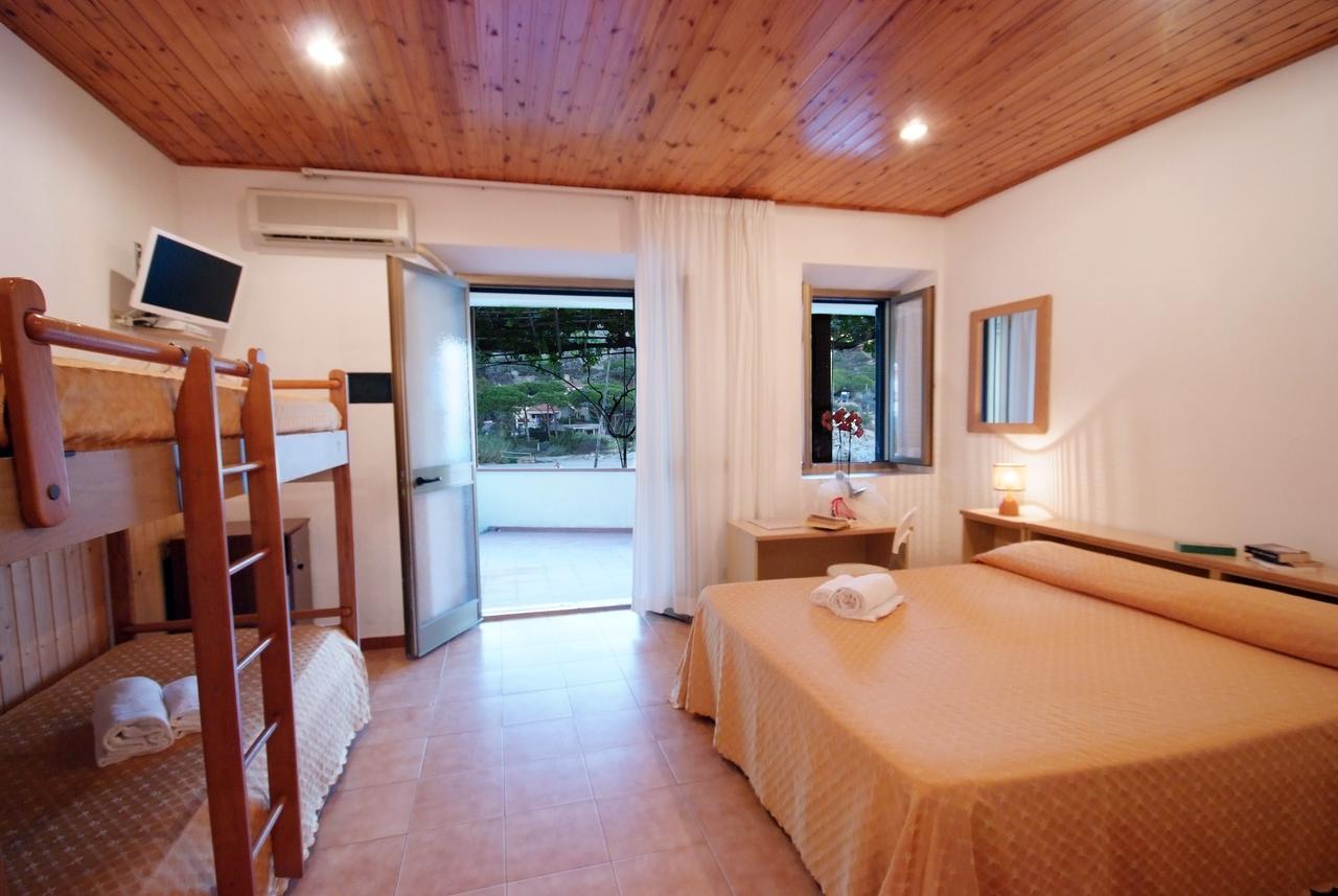 Hotel La Stella เซคเคโต ภายนอก รูปภาพ