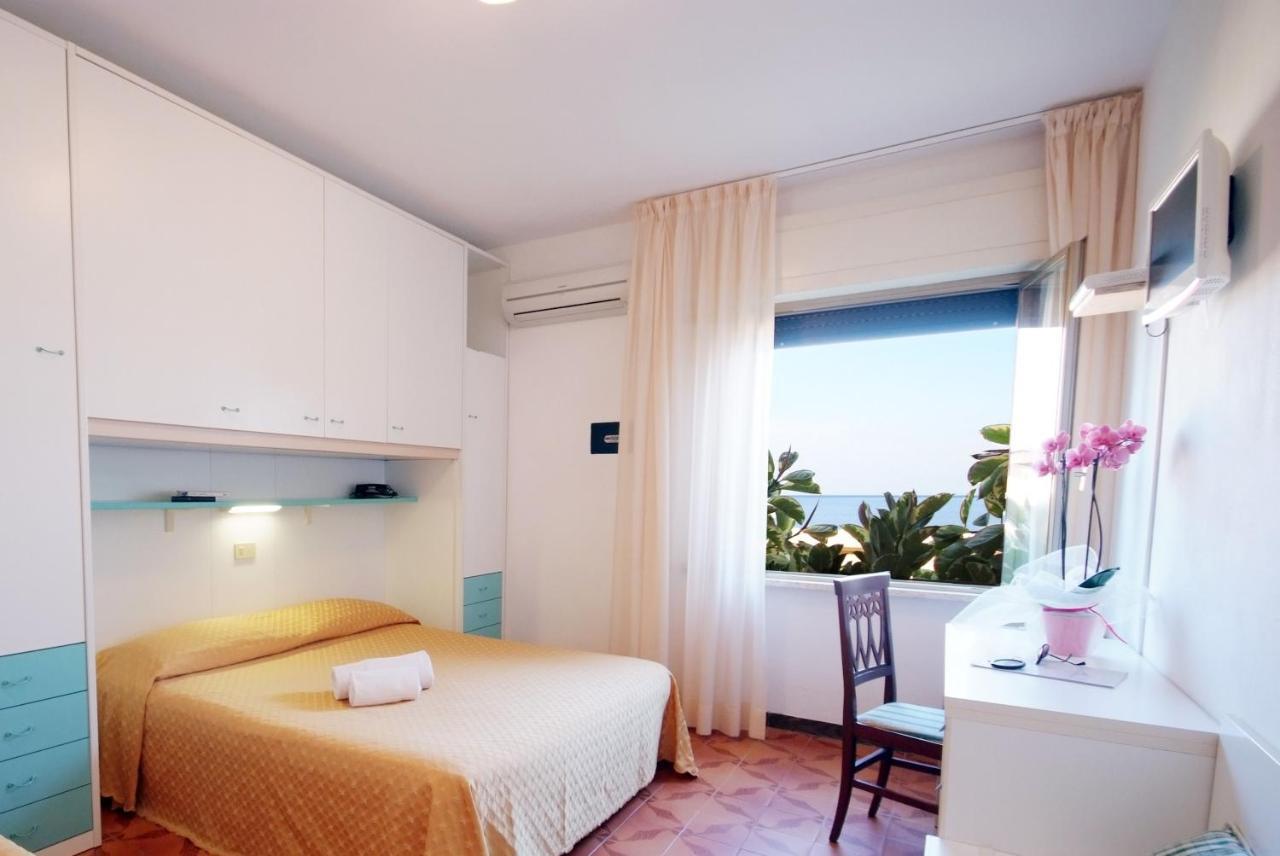 Hotel La Stella เซคเคโต ภายนอก รูปภาพ